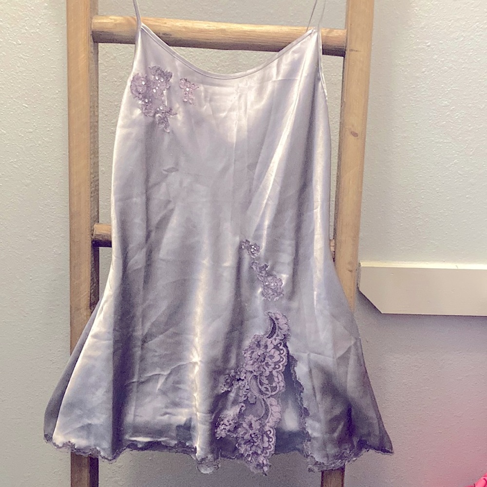Hot ❤️‍🔥🥵 purple Victorias Secret slip with leg slit